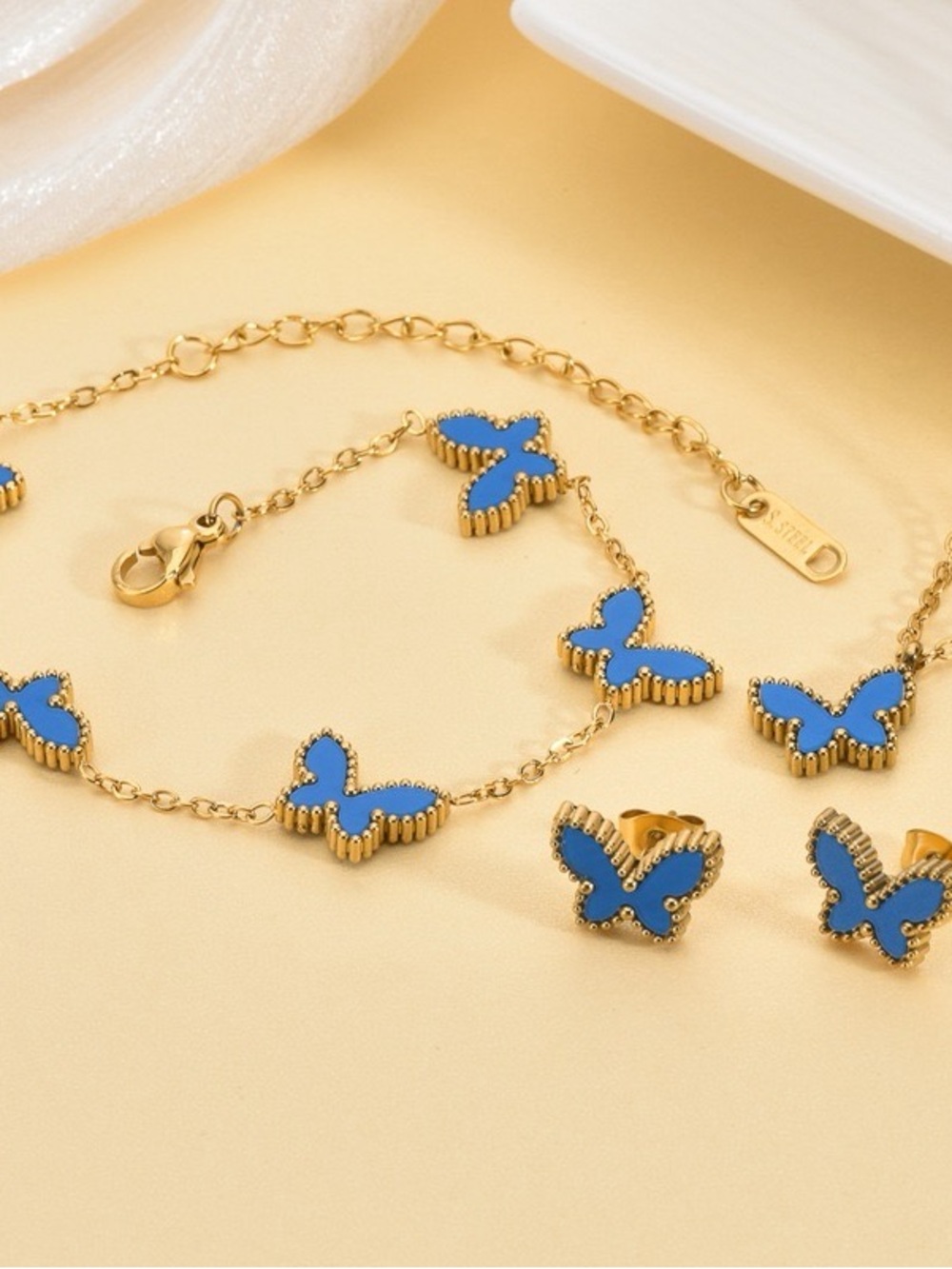 Butterfly Jewelry Set – 3-Piece Bundle